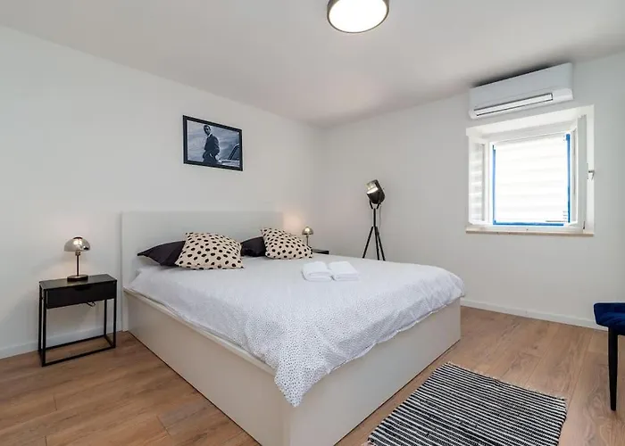 Duplex Domi سلاتين