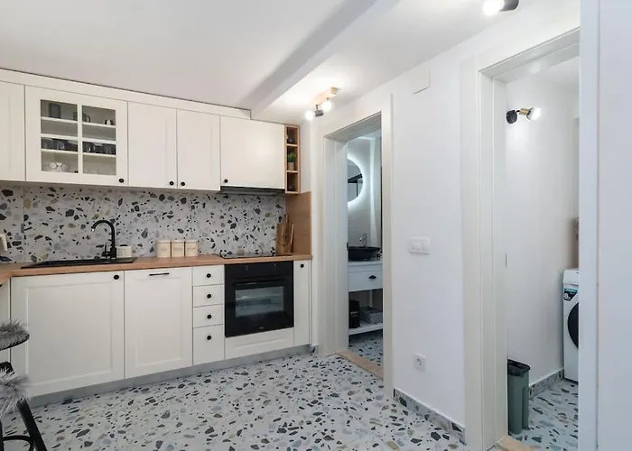 Duplex Domi شقة سلاتين