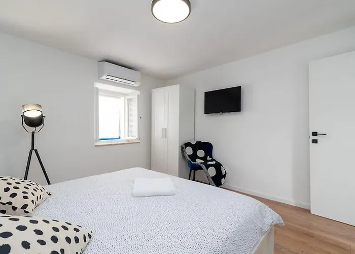 Duplex Domi شقة سلاتين