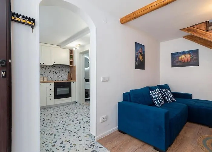 Duplex Domi سلاتين